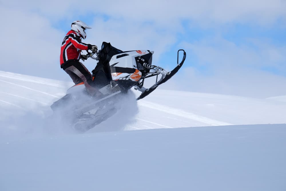 Illinois Snowmobile Safety Tips
