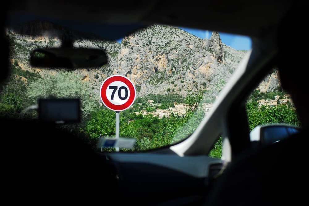 Illinois Lawmakers Consider Raising Interstate Speed Limits To 70 Mph Illinois Lawmakers Consider Raising Interstate Speed Limits To 70 Mph