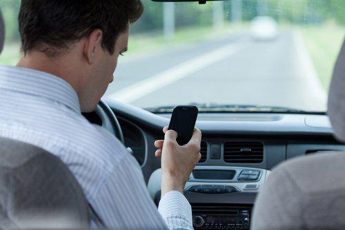 Illinois personal injury attorney, Illinois car accident attorney, distracted driving laws,